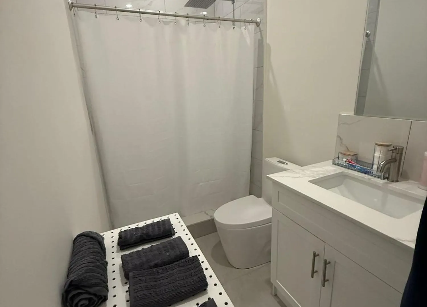 Maple Leaf Stay-Walk To Uoft,Dt,Street Cars,Bars,Rom-Free Wifi Toronto 0*,