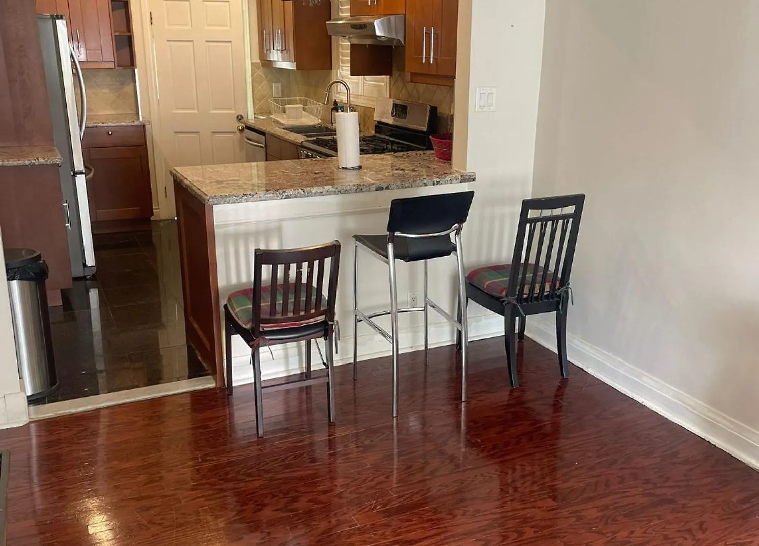 Accommodatie bij particulieren Maple Leaf Stay-Walk To Uoft,Dt,Street Cars,Bars,Rom-Free Wifi Toronto Canada