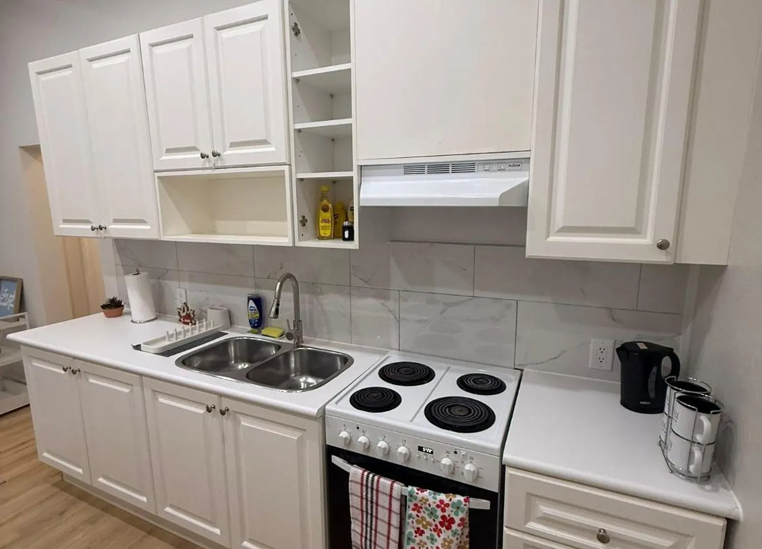 Maple Leaf Stay-Walk To Uoft,Dt,Street Cars,Bars,Rom-Free Wifi Toronto 0*,  Canada
