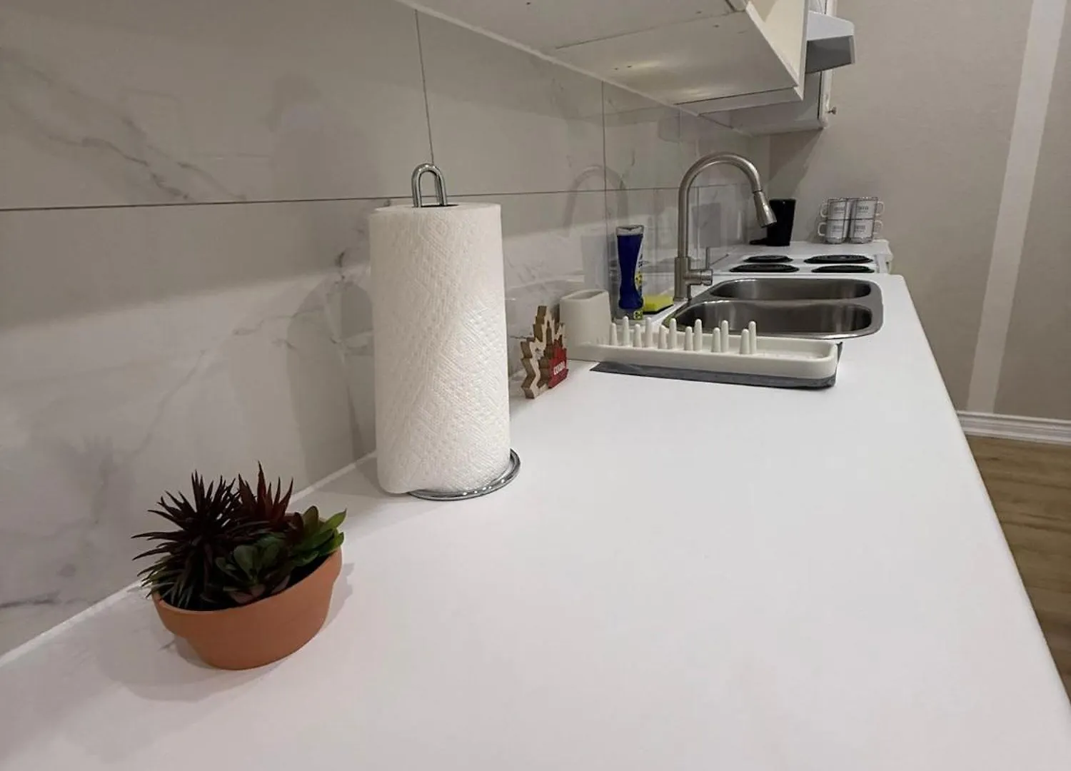 Maple Leaf Stay-Walk To Uoft,Dt,Street Cars,Bars,Rom-Free Wifi Toronto Accommodatie bij particulieren