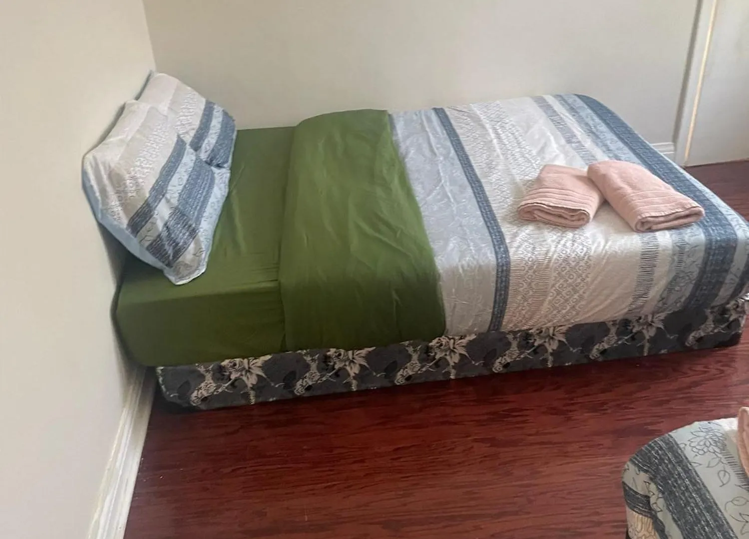 Accommodatie bij particulieren Maple Leaf Stay-Walk To Uoft,Dt,Street Cars,Bars,Rom-Free Wifi Toronto