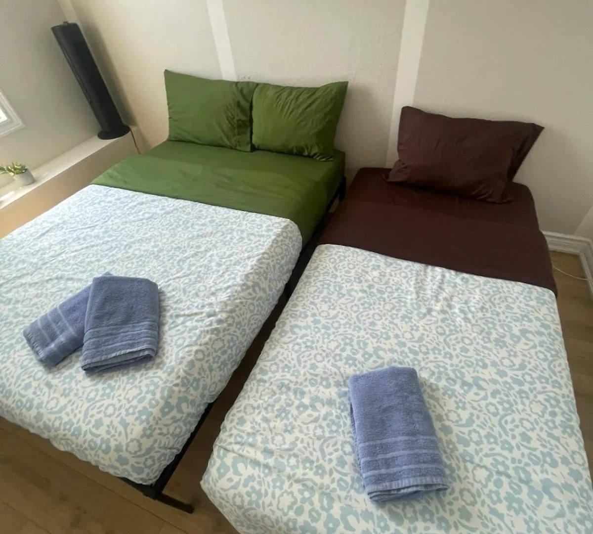 Maple Leaf Stay-Walk To Uoft,Dt,Street Cars,Bars,Rom-Free Wifi Toronto